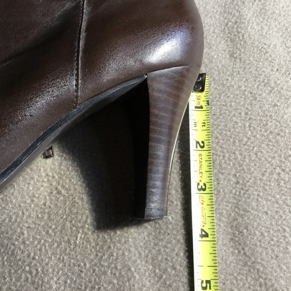 Woman’s ankle boots - Picture 3 of 5